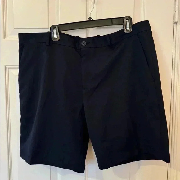EUC Perry Ellis Stretch Men's Navy Shorts - Picture 1 of 6
